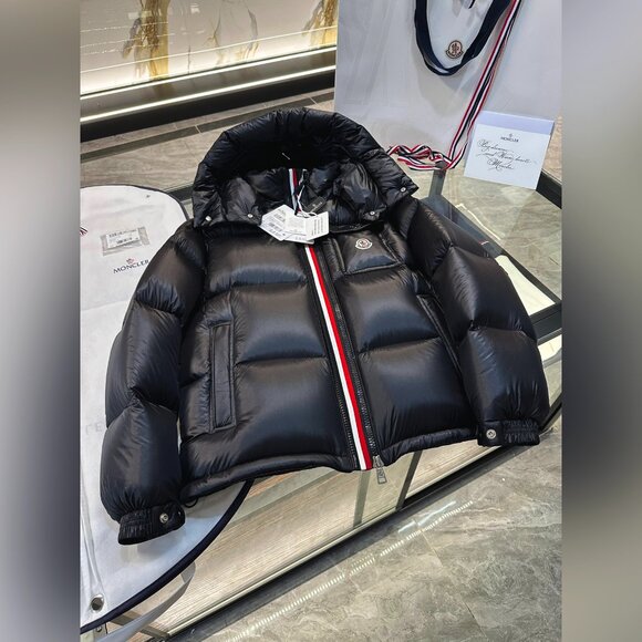 Moncler Montbeilard Men's Black Down Jacket - Picture 5 of 8